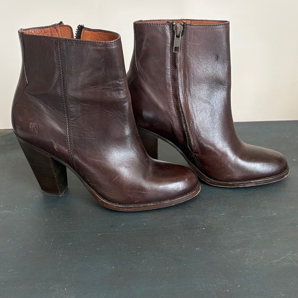 Frye Dark Brown Leather Ankle Booties. - Picture 1 of 3